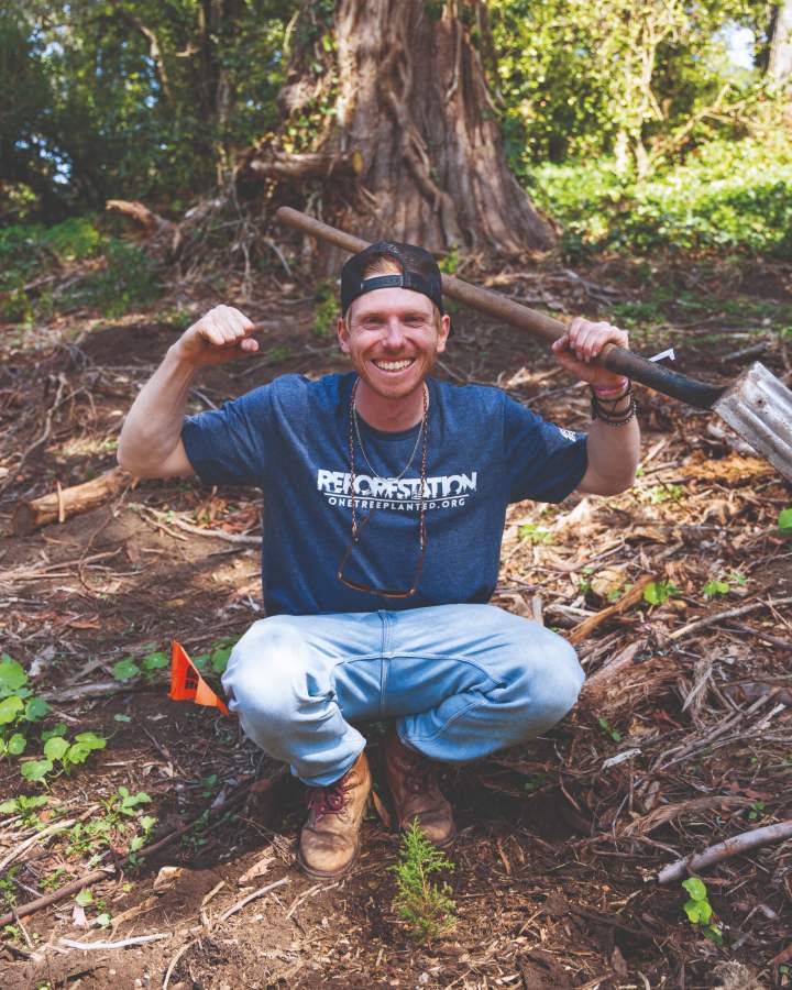 nikin_treeplanting_2.jpg__PID:7ee62fed-ea8a-47fa-8b4c-0bf278af0456