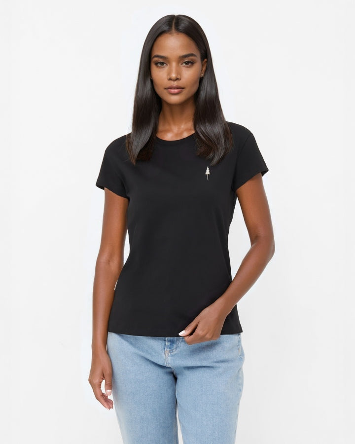 NIKIN TreeShirt Women 5-Pack Damen T-Shirt, schwarz, Rundhals, kurze Ärmel, kombiniert mit hellblauer Jeans.