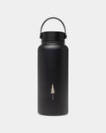NIKIN TreeBottle Outdoor 1L Trinkflasche Schwarz, Edelstahl, mit Henkel und Baumumriss auf schlichtem Hintergrund.