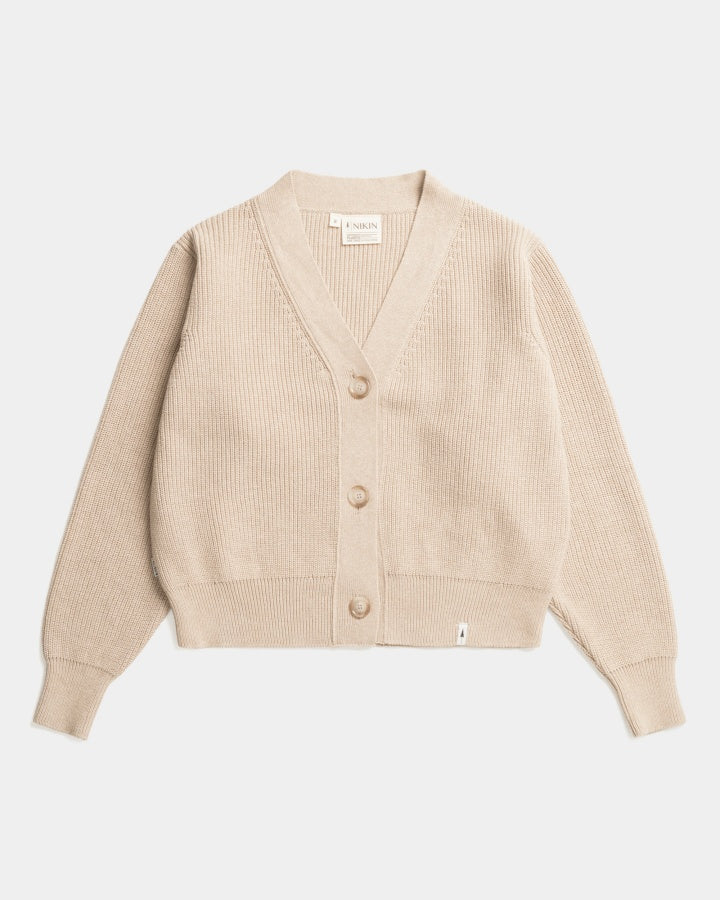 NIKIN TreeCardigan Damen-Strickjacke, beige, langärmelig, gerippt, nachhaltige Mode, flach auf weißem Hintergrund.