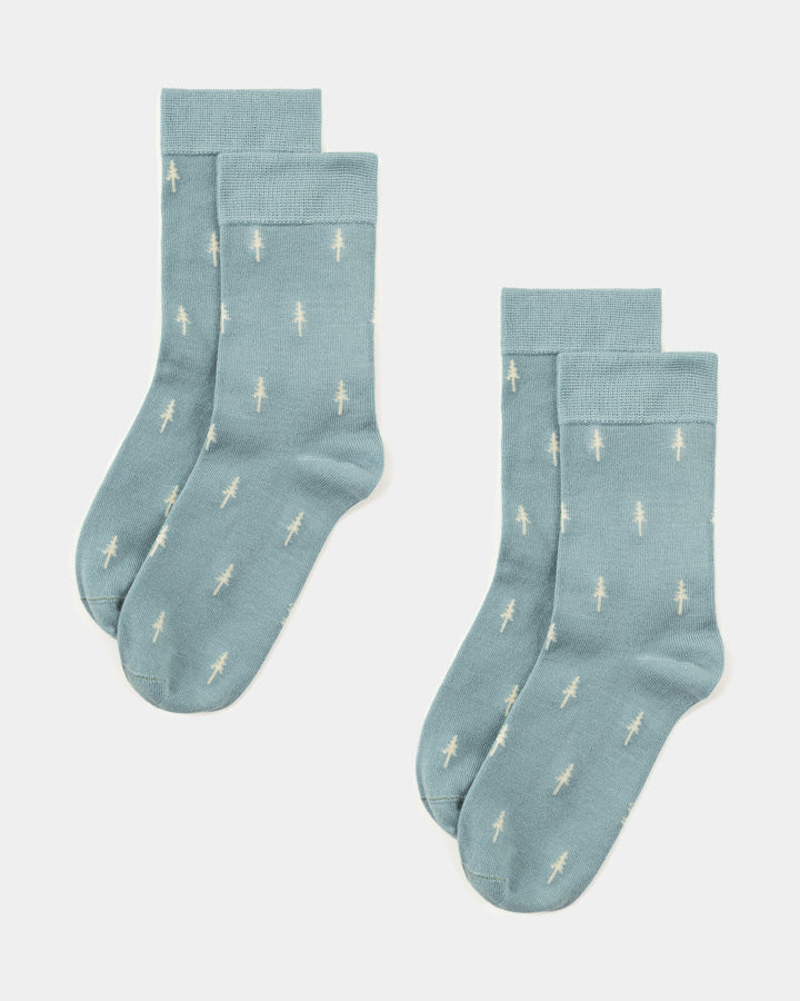 NIKIN  TreeSocks Standard Allover Bundle Cloudy Sky Socken, 2 Paar, flach liegend, weisse Hintergrundfarbe.