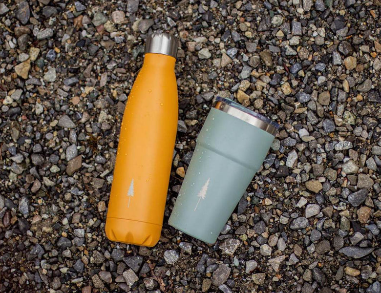 Bouteilles et tasses